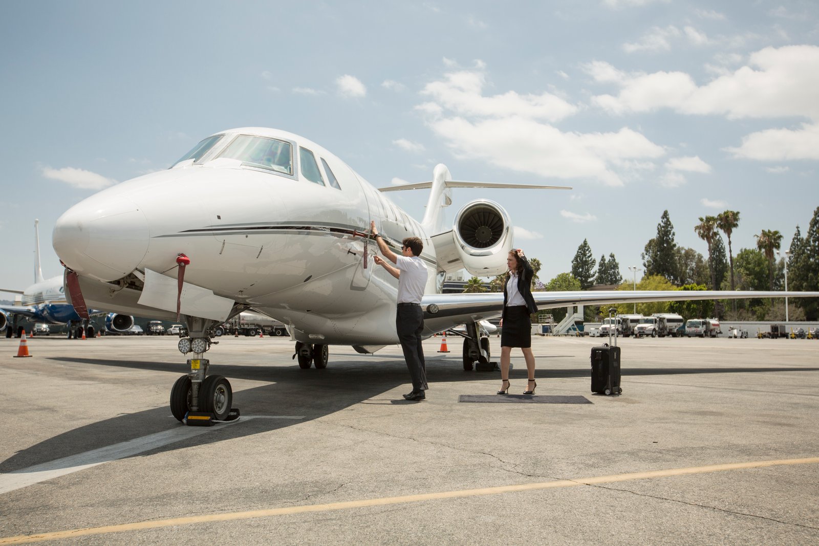 Soaring Above: The Key Differences Between Commercial and Private Jet Cabin Crew Careers